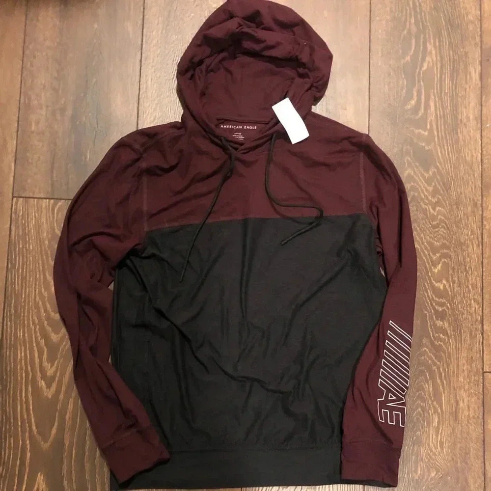 NWT Men’s American Eagle lightweight hoodie